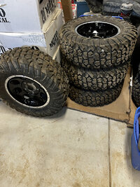 Mahindra Alloy Wheels EFX Tires (4).jpg